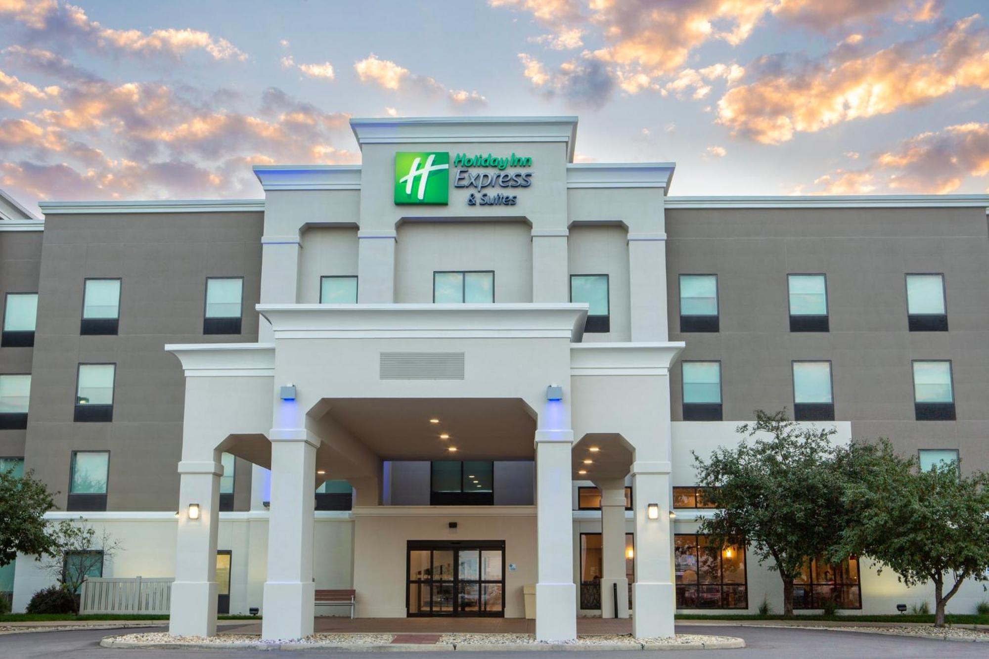 Holiday Inn Express & Suites Sioux City-South By Ihg Exterior photo
